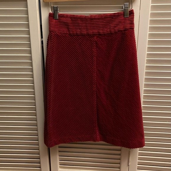 Red corduroy skirt knee length - Picture 4 of 7